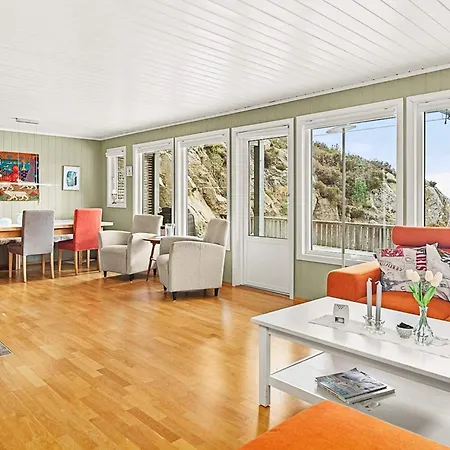 10 Person In Lindesnes-by Traum *