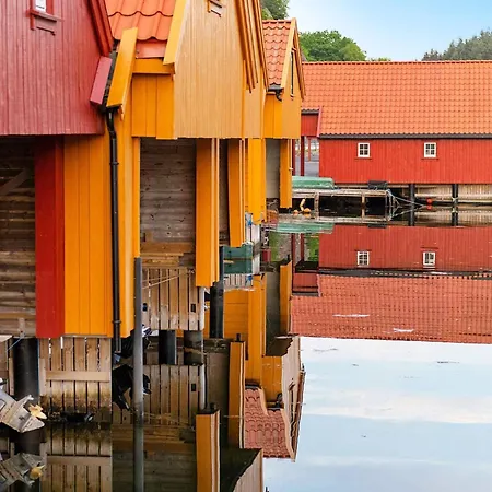 10 Person In Lindesnes-by Traum
