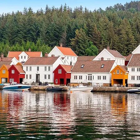 10 Person In Lindesnes-by Traum *