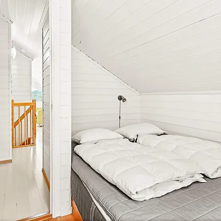 10 Person In Lindesnes-by Traum