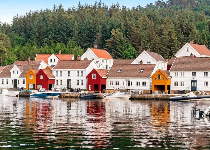 10 Person In Lindesnes-by Traum
