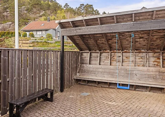 10 Person In Lindesnes-by Traum *